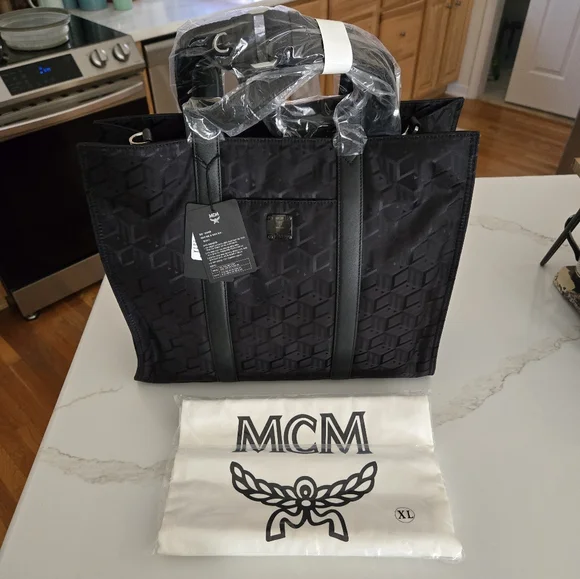 NWT MCM Klassik Tote in Cubic Jacquard Nylon - Picture 3 of 10